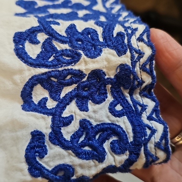 Artisan Ny White Tunic with Blue Embroidery - Picture 3 of 6